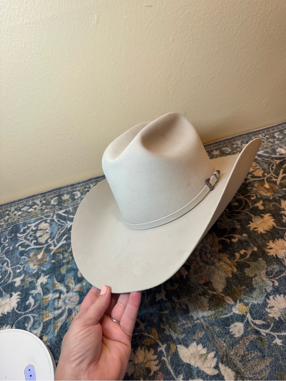 Vintage (late 80s-early 90s) Bailey Men's Western Cowboy Hat in Light Gray